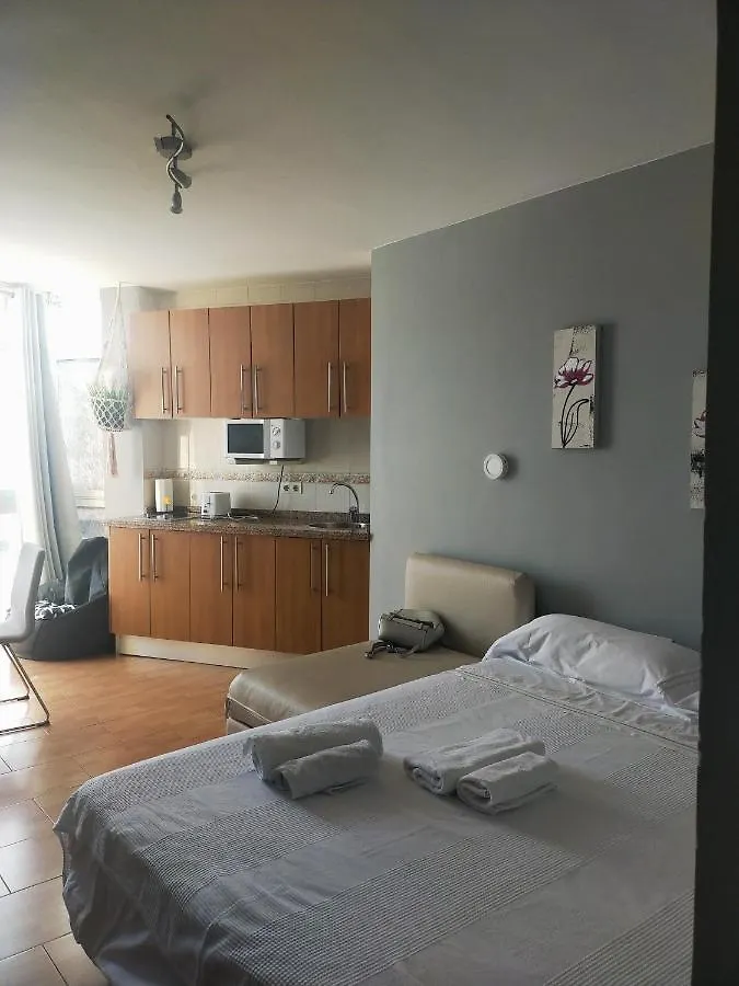 Benalmadena ,Apartamento-Estudio Primera Linea De Playa Bed & Breakfast